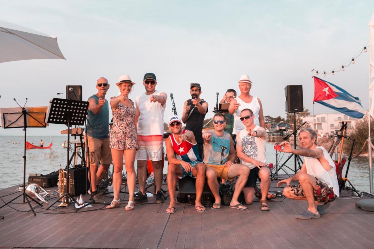 Sunset Resort - Lakeside Boutique Apartments Fonyód Екстериор снимка