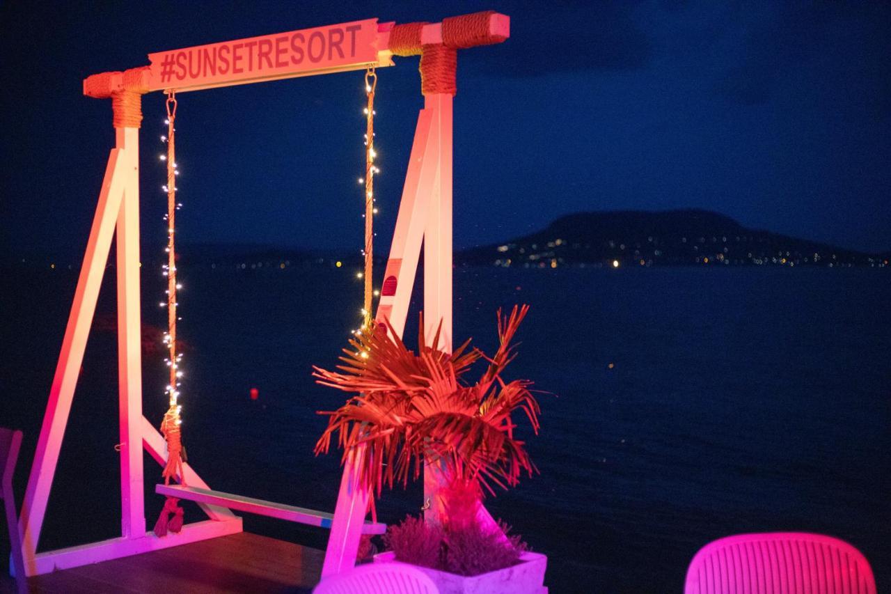 Sunset Resort - Lakeside Boutique Apartments Fonyód Екстериор снимка